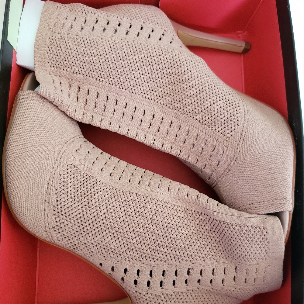 Shoes - Picture 2 of 6